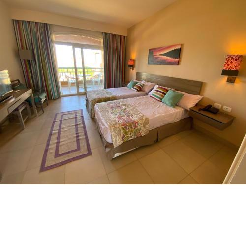 Byoum lake side hotel room, Tunis village, fayoum