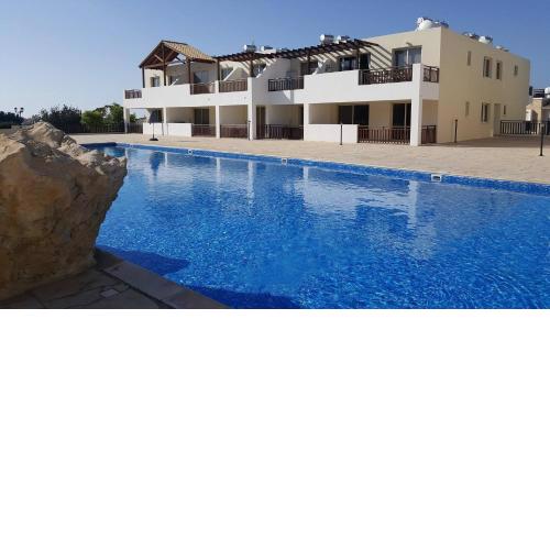 C5 Vanessa Poolside Apartment