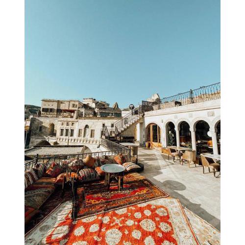 Caftan Cave Suites