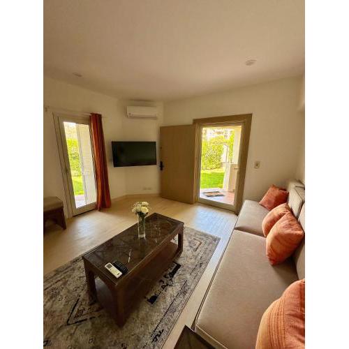 Cairo 30 One Bedroom apt with Private Garden
