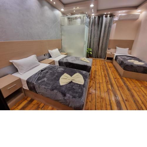 Cairo Plaza, -Suites- Hotel