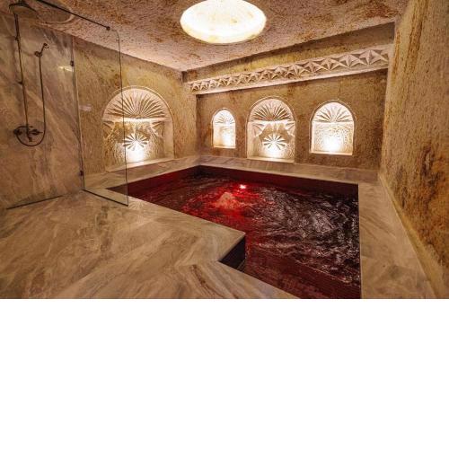 Canyon Cave Hotel