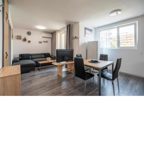 Cardinal Suite