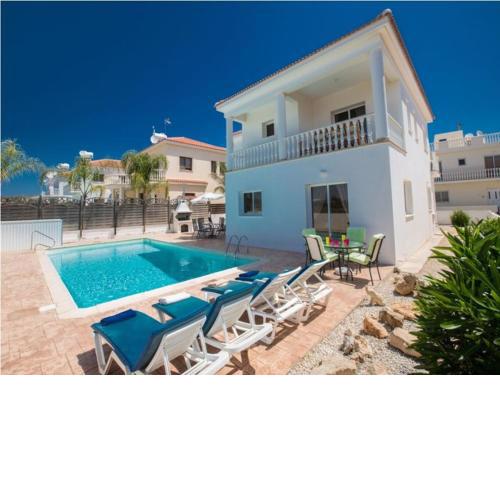 Carilisto Villas Big 4 Bedrooms in Center of Ayia Napa