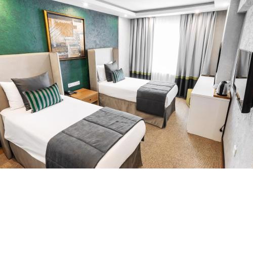 Carlton Hotel Old City