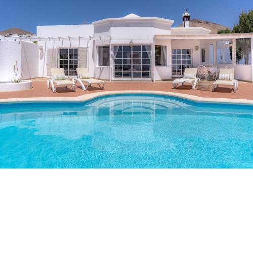 Casa Fika, Amazing 3 bedroom Ocean View with Pool