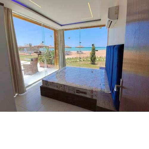Casablanca star for families and couples only