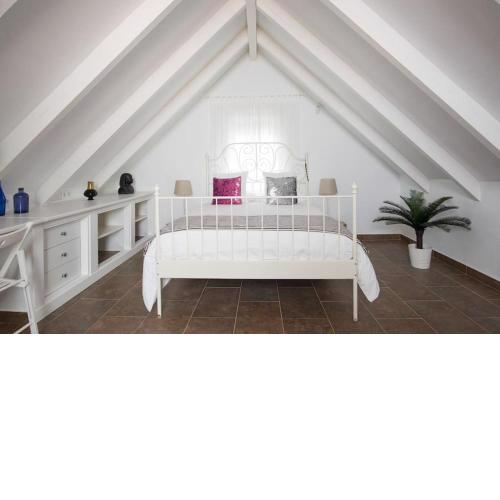 CASARA CUATRO - Charming warm loft close to the beach