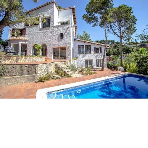 Catalunya Casas Majestic Villa and Views , 30km to Barcelona