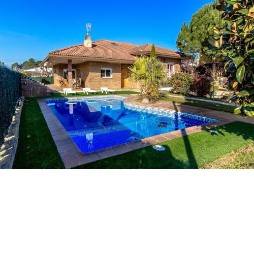 Catalunya Casas Unique Costa Brava Abode with train access to BCN