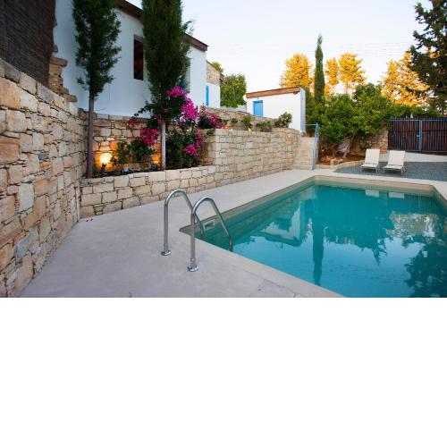 Cecilias Courtyard