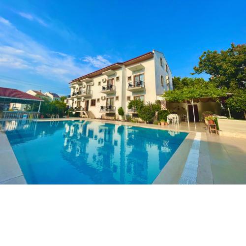 Cennet Hotel