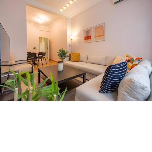 Central 3-Bedroom wtih High Ceiling