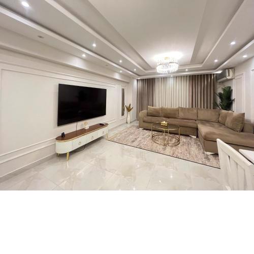 Central And Luxe 3 Bed In A Gated Compound With Gym