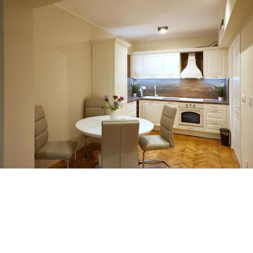 Central Apartment 2