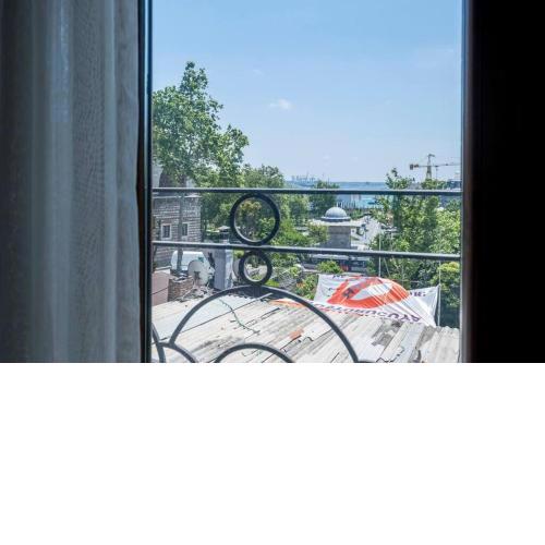 Central Apartment vith Sea View