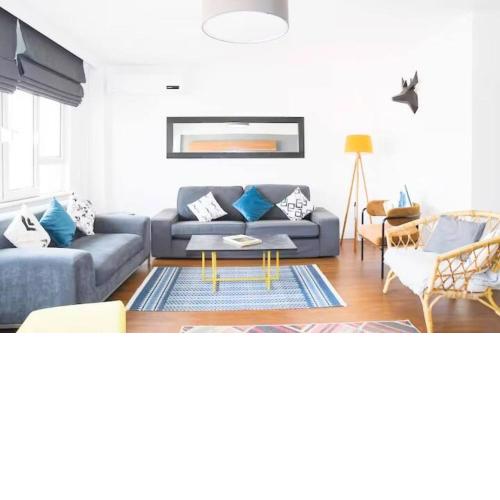 Central Apartment with 3BR, Lift, AC, Cihangir