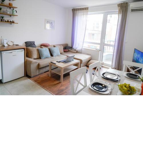 Central Cosy, Fully Renovated 2BD Near the Cathedral