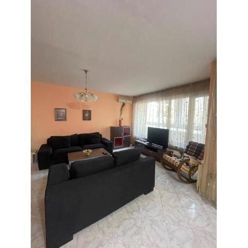Central Flat- 6 People- Chataldja