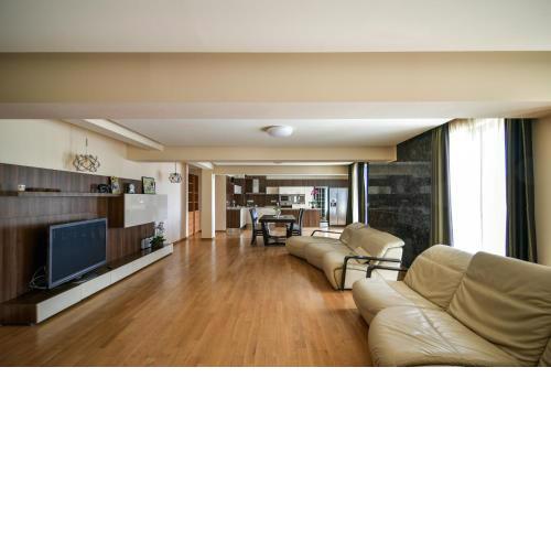 Central flat with Monster living room