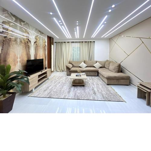 Central Location Spacious Apartment with Garden