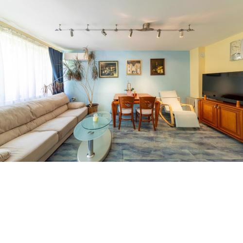 Central Oasis Apartment With 2 bedrooms