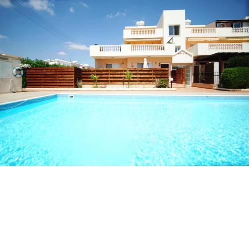 Central Pool-Side 2 Bedroom Apartment in Paphos