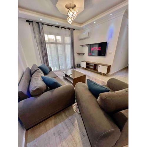 Central-Stylish/unique 2BR Apt+Patio in Madinty