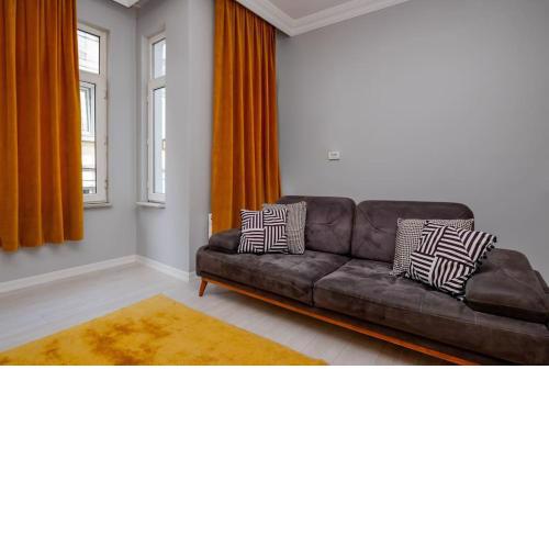 Central Two-Bedroom Apartment