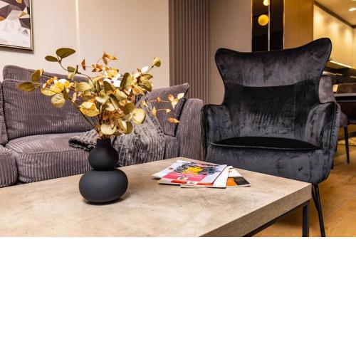 Central Victoria Home 2-bedroom apt