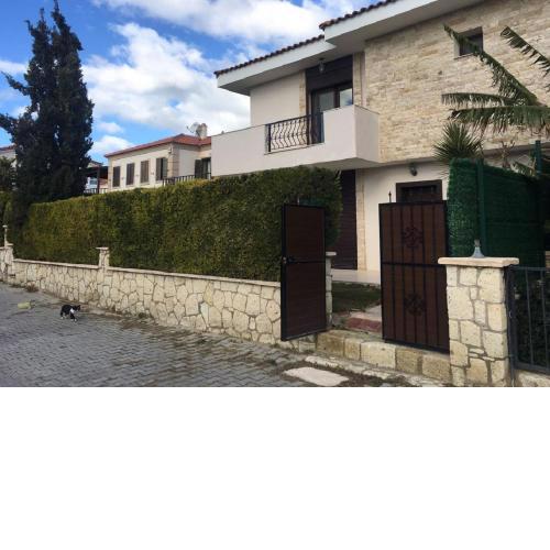 Çeşme Alaçatı HAVUZLU VİLLA
