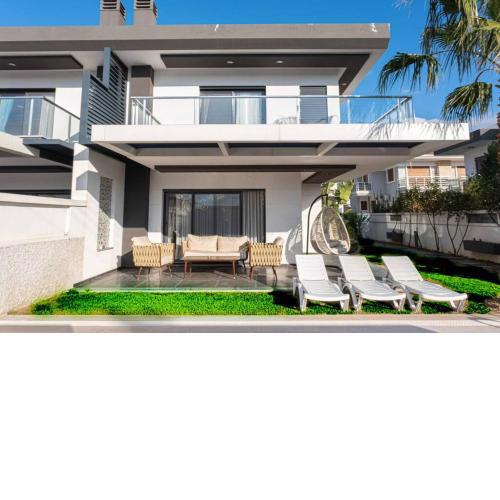 Çeşme lüks huzurlu yeni villa
