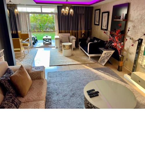 CFC Ultra Luxurious Andalusian Apt with Garden & Office