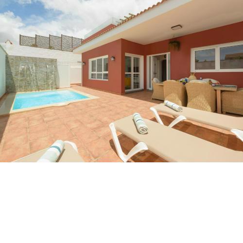 Chalé con piscina junto a la playa