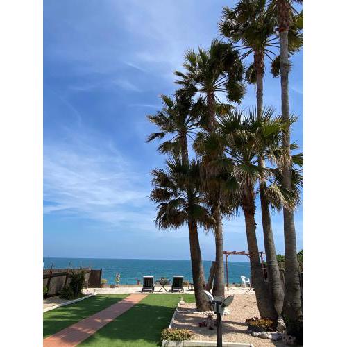 Chalet 1 linea de playa
