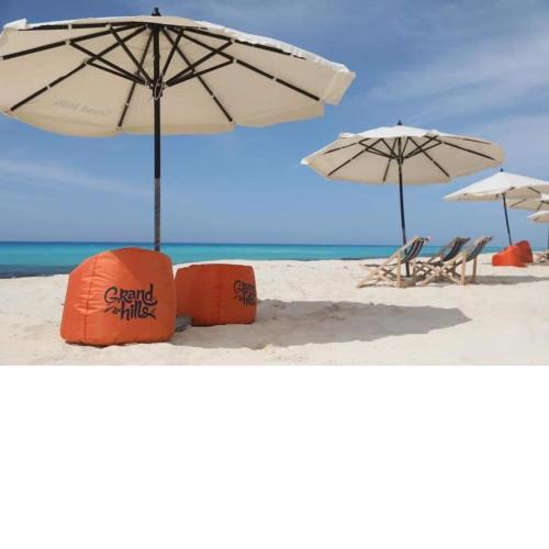 Challete 3 rooms , Air conditioned , grand Hills , north coast