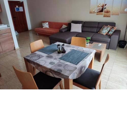 Charis Cozy Family apart at Sun Village Complex close to the Beach