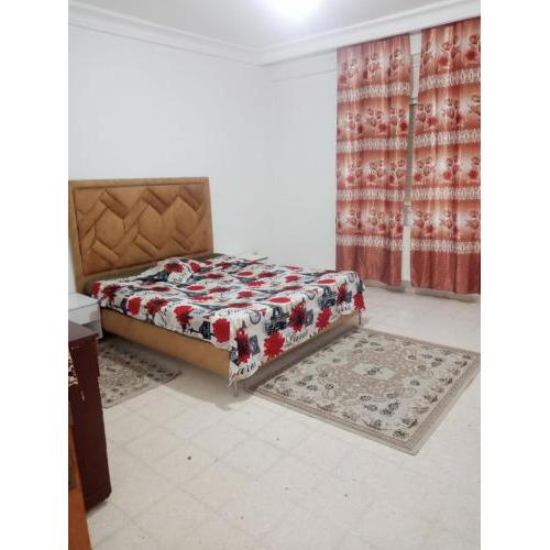 Charmant Appartement 2 chambres avec Internet et Vue Panoramique - au Cœur du Quartier Prestigieux d'Ennasr 2, Proche de Toutes Commodités - Service Navette