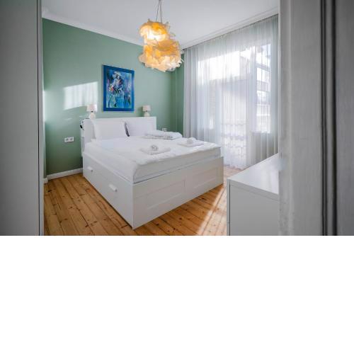 Charming 1BD Apartment Next to Women's Market