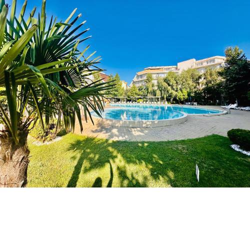 Charming 2-bed flat with pool view in Sunny Beach, Bulgaria