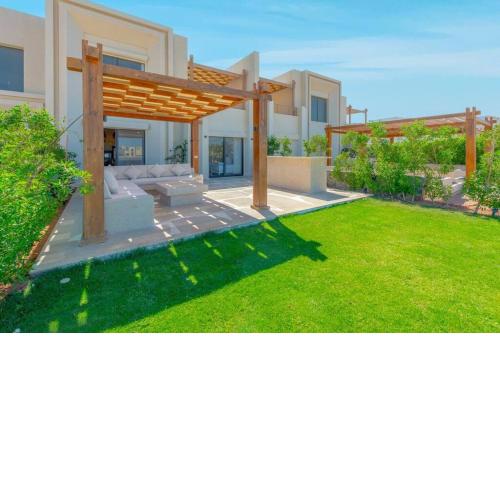 Charming 2-Lvl 3BR Lagoon Home in Shedwan El Gouna, Pool Access