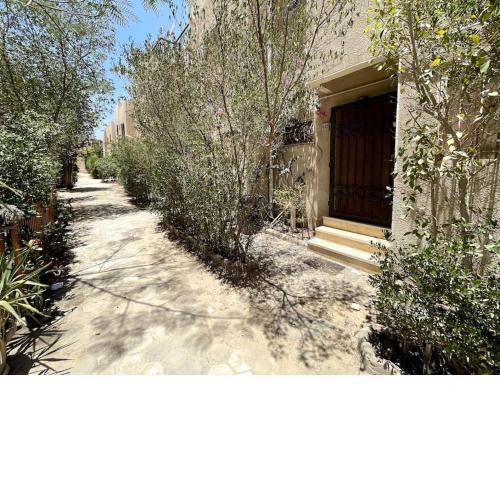 Charming 2BR Townhouse (1023)