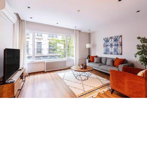 Charming Bright 4bd2bath Balcony Central Pad #368