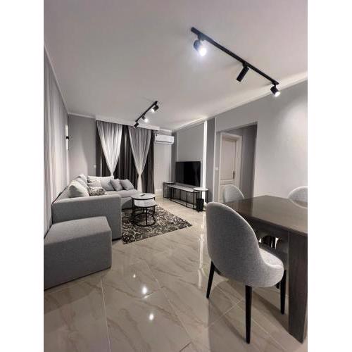 Charming, Hotel Apt Near Attractions