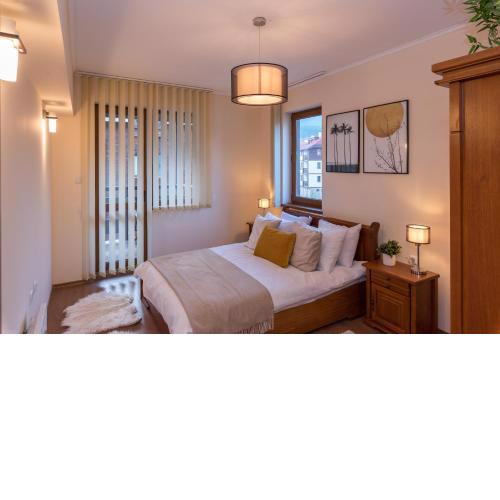 Charming Ski Apartments Near Gondola & Bar Street, Cedar Lodge 1 Complex