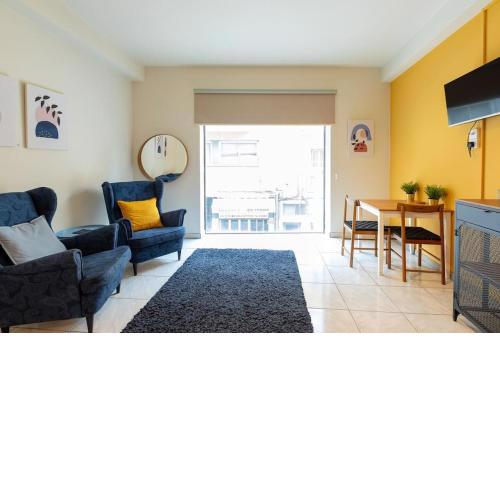 Charming studio with reading nook & city view
