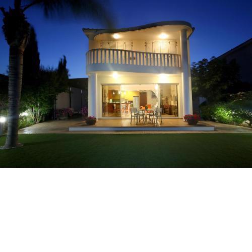Chelidonia Larnaca Seafront Villa