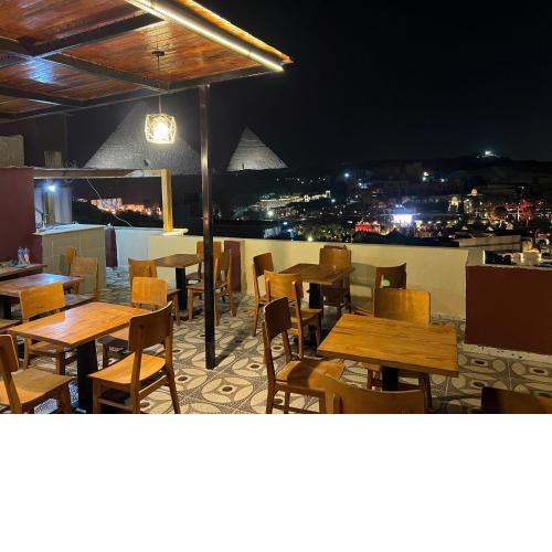 Cheristo pyramids view inn