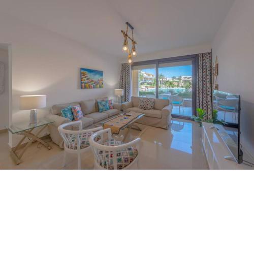 Chic 2 BR poolside Apartment at G-crib El Gouna