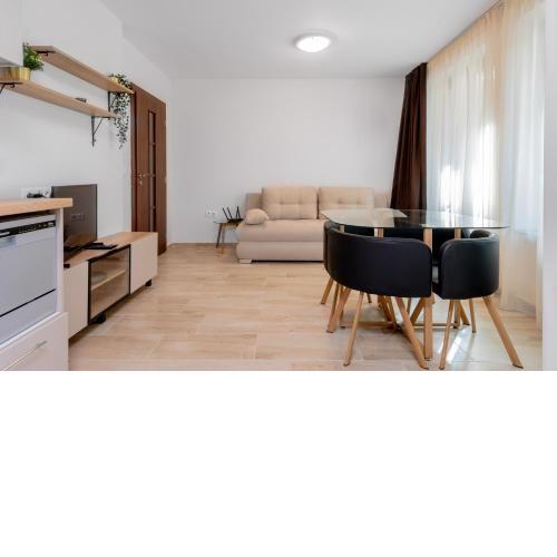 Chic 2BD Flat with Modern Furniture on Aldomirovska